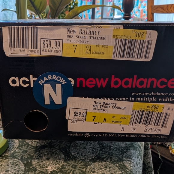 New Balance 608 White / Navy Woman's Sneakers, Size 7 Narrow - Picture 7 of 7